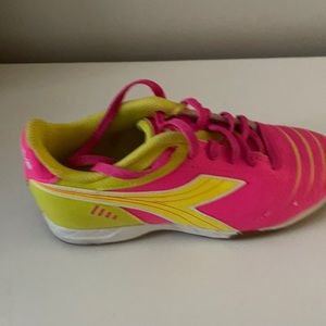 Kids soccer shoes